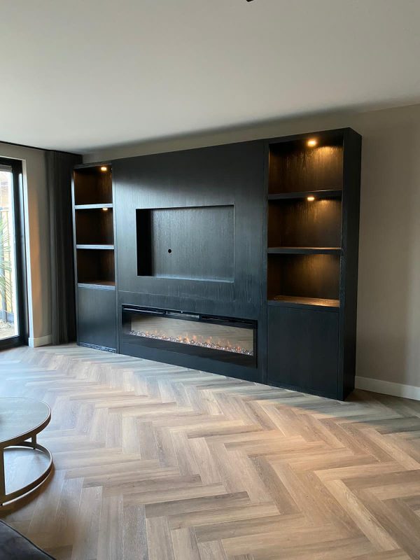 TV in ingebouwde kast door Timmerman Rotterdam
